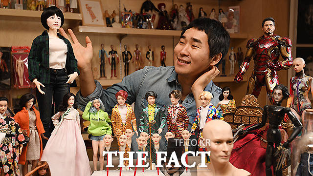 '인형 리페인팅' 이라는 새로운 예술 장르를 탄생시킨 그는 마니아를 넘어 대중들에 인정받는 인형 사업가가 되길 꿈꾼다.