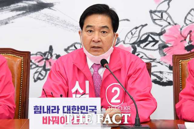 발언하는 심재철