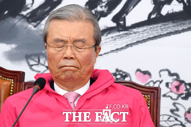 생각에 잠긴 김종인 위원장