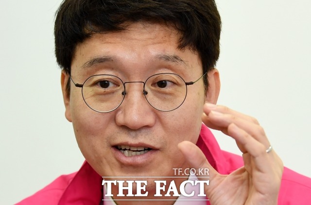 검사 출신인 김 후보는 열린민주당의 '검찰청장 명칭 변경' 공약에 대해 "(검찰총장이라는) 용어에는 다 이유가 있는 것"이라고 반박했다. /이새롬 기자