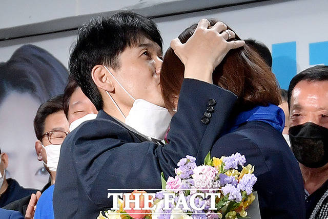 남편의 깜짝 선물, '이마키스!'