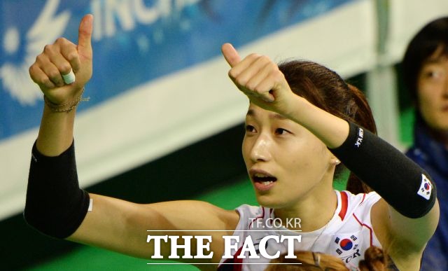 김연경이 6일 원소속팀 흥국생명과 계약을 맺었다. /더팩트 DB