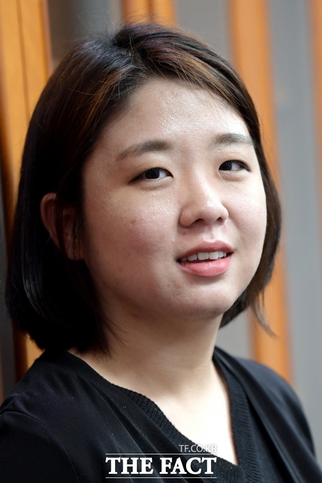 용 의원은 21대 국회에서 '기본소득' 의제를 밀기 위해 다른 당 의원들과 공부 모임을 함께 추진하고 있다. 기본소득 공론화위원회 입법화를 제안하는 동시에 월 60만 원 전 국민 지급이라는 기본소득당 모델을 구체화시켜 다른 당과 정책경합을 펼치고 싶다는 포부를 밝혔다. /이선화 기자