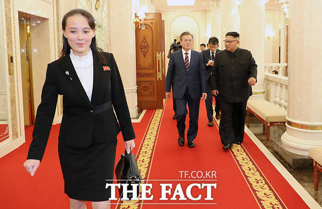 지난 17일 조선중앙통신은 우리 정부의 대북특사 파견을 거절한 사실을 거센 비난과 함께 공개했다. 청와대는 북한의 특사제안 공개에 대해 강한 유감을 드러냈다. 사진은 지난 2018년 9월 평양 남북정상회담 당시. /더팩트 DB