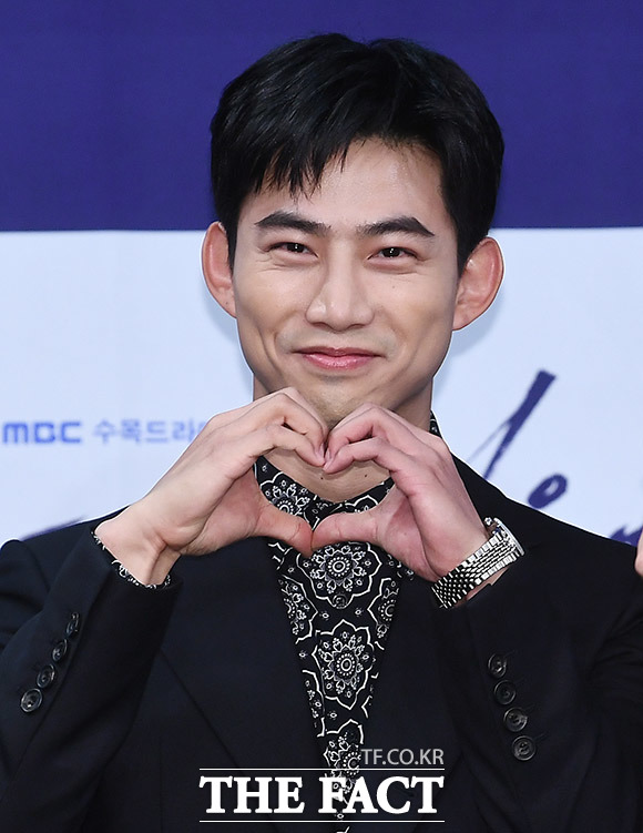 2PM 출신 배우 옥택연이 비 연예인과 교제 중이다. 교제 기간 등 구체적인 사항은 알려지지 않았다. /더팩트 DB