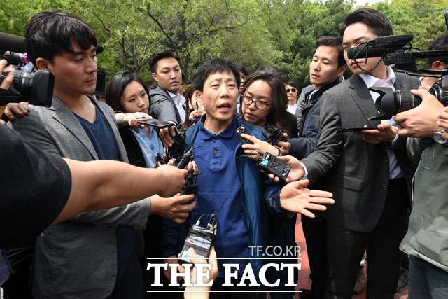 대북전단 살포에 따른 남북교류협력법 위반 혐의로 경찰 수사를 받는 박상학 자유북한운동연맹 대표가 전격 압수수색에 크게 반발했다./더팩트 DB