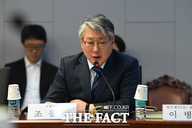 조응천 더불어민주당 의원이 윤석열 검찰총장을 비판한 추미애 법무부 장관을 두고 우려를 드러냈다. /더팩트 DB