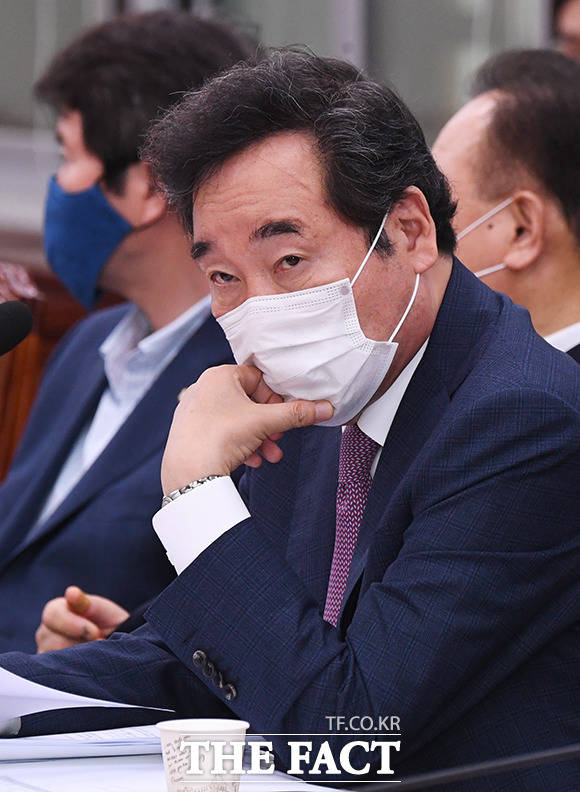 이 의원의 발언에 정의당은 "점잖은 막말"이라며 강도 높게 비판했다. 지난 29일 국회 외통위 회의에 참석한 이 의원. /배정한 기자