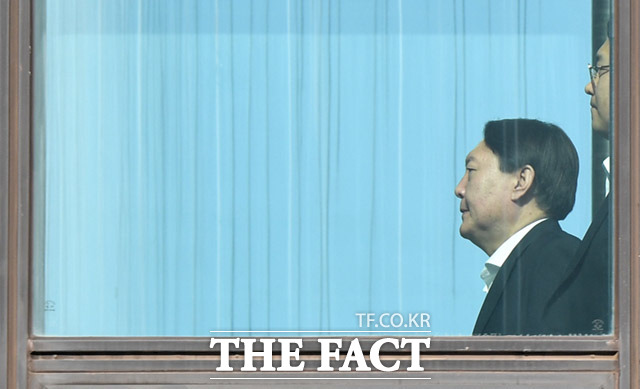 1일 국회 법제사법위원회 긴급 현안회의에 참석한 추미애 장관은 윤석열 검찰총장에 대해 "더 이상 지켜보지 어렵다면 저도 결단할 때 결단하겠다"고 언급했다. /임세준 기자