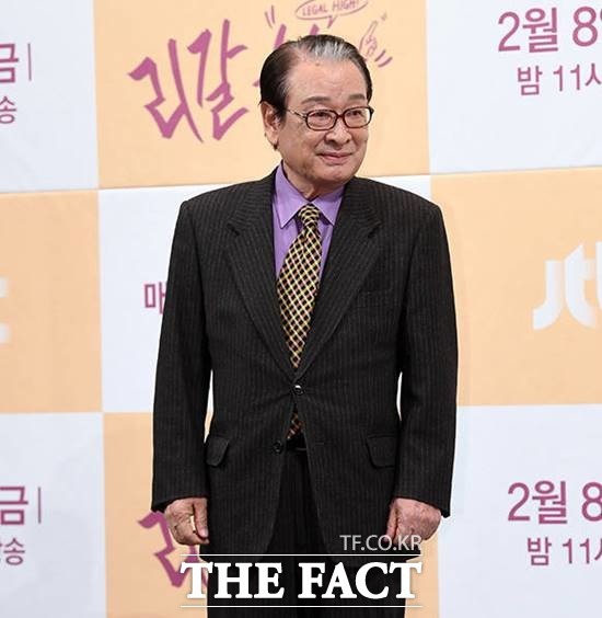 이순재는 전 매니저의 폭로로 갑질 논란에 휩싸였다. /더팩트 DB