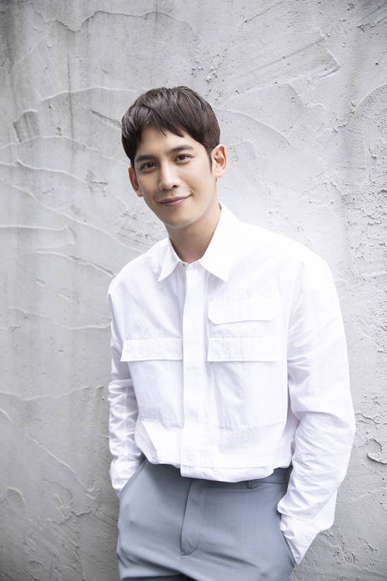 박기웅은 자신의 장점으로 '모든 역할을 다 할 수 있다'며 자신감 있는 모습을 보였다. /젤리피쉬엔터테인먼트 제공