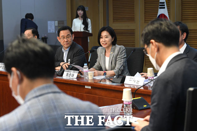 인사말 전하는 허은아 의원