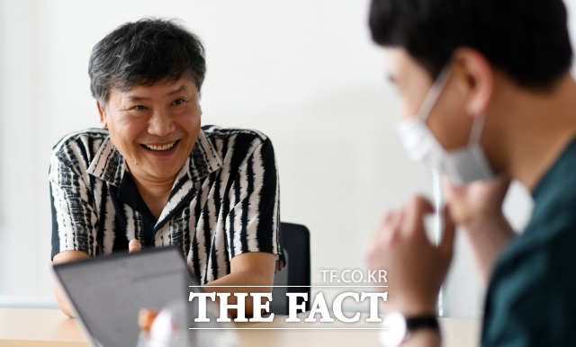 최홍일이 연극에서 각종 미디어 매체로 활동 영역을 옮긴 이유는 "두 딸과 집사람에게 배우로서 인정받고 싶어서"였다. /임영무 기자