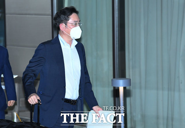 22일 글로벌빅데이터연구소 연관어 조사 결과에 따르면 이재용 삼성전자 부회장 키워드 포스팅 중 '경영 전념' 관련 연관어가 '검찰 기소' 연관어보다 2배 이상 많은 것으로 나타났다. /임세준 기자