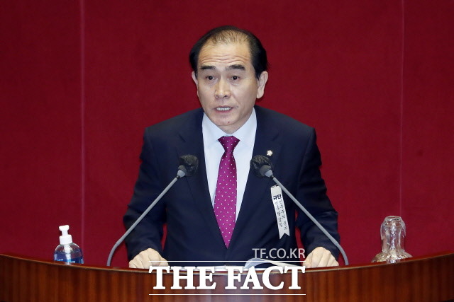 태영호 미래통합당 의원은 22일 국회 정치·외교·안보에 관한 대정부 질문에서 북한과의 종전선언을 두고 "북한이 핵보유국임을 인정하는 선언"이라고 지적했다. /뉴시스