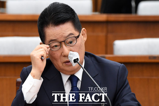 27일 오후 국회에서 진행된 인사청문회에서 박지원 국정원장 후보자는 탈북민 월북 사건에 관련해 "유감"이라고 밝혔다. /국회=남윤호 기자