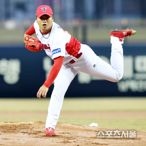 KIA 선발 김기훈이 28일 광주 한화전에서 1회 역투하고있다. 2019.03.28. 광주 | 김도훈기자 dica@sportsseoul.com