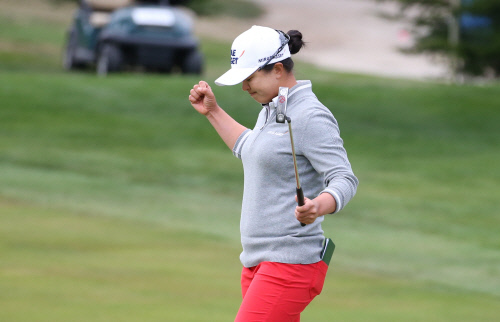 김세영이 6일(한국시간) 미국 캘리포니아주 데일리시티 레이크 머세드 골프클럽에서 끝난 LPGA투어 메디힐 챔피언십 연장 홀에서 우승을 확정한 뒤 기뻐하고 있다. 제공 | 엘앤피코스메틱