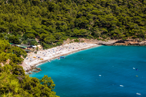 터키 안탈리아 해변이 청정 친환경 해변에 부여하는 블루프래그 인증을 획득했다.