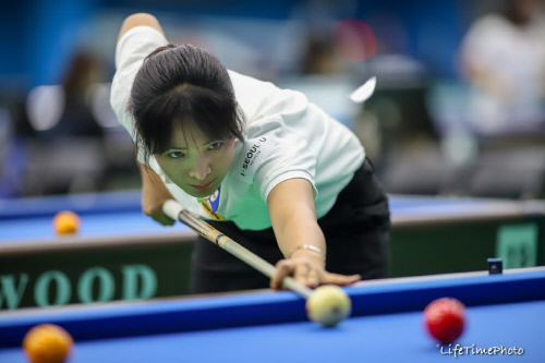 2019 KBF 슈퍼컵 3쿠션 토너먼트 여자부에서 우승한 캄보디아 스타 스롱피아비. 제공 | 대한당구연맹