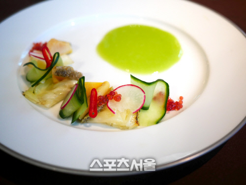 하얏트호텔 더 굿 테이스트 시리즈 우승작 오이냉국을 모티브로 한 가스파초(콜드디시)
