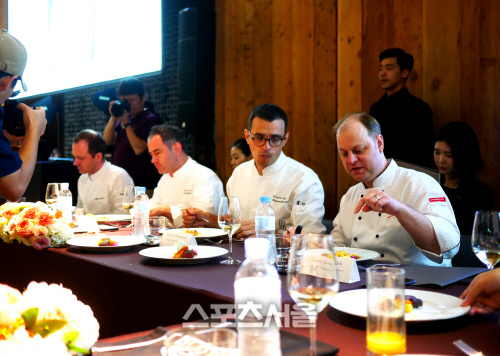 더 굿 테이스트 시리즈 심사위원으로 참여한 하얏트 각 호텔 총주방장들.