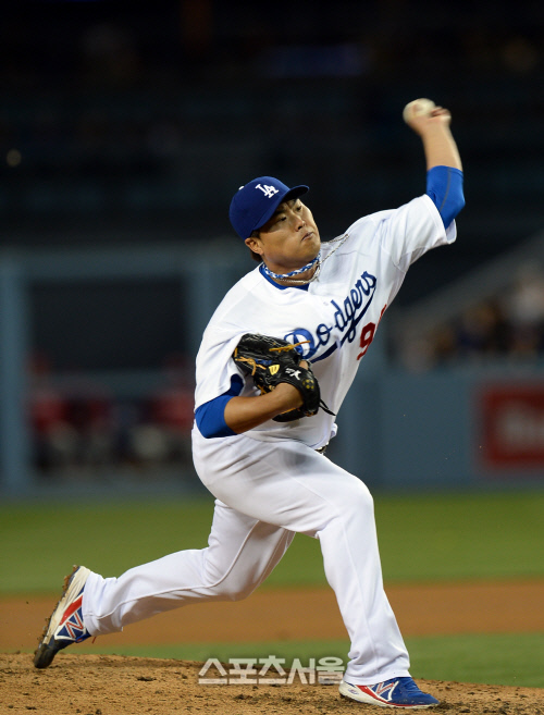 디딤발이 체중을 완벽히 지탱하지 못하고 흔들리면 투구 밸런스 전체가 흐트러지기 마련이다. 이 원인이 체력저하에 있다는 의견이 많다. 최승섭기자 thunder@sportsseoul.com