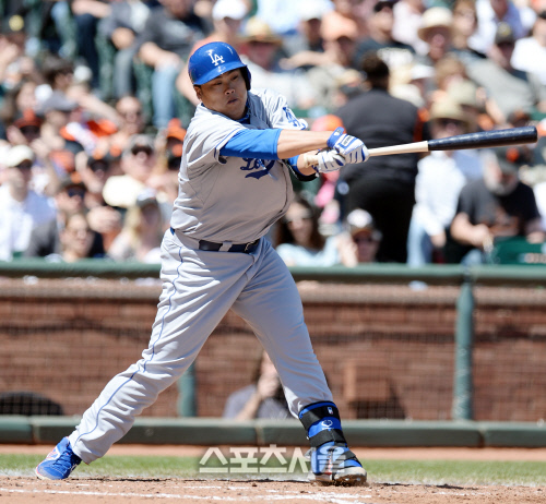 타격하는 류현진. 최승섭기자 thunder@sportsseoul.com