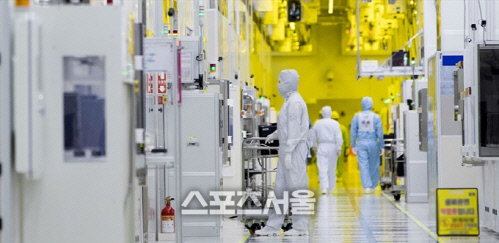 삼성전자 반도체 라인. 제공 I 삼성전자