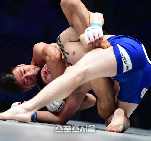 김민우가 문제훈을 꺾고 밴텀급 챔피언으로 등극했다. 이주상기자 rainbow@sportsseoul.com