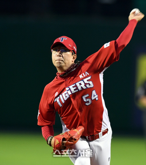 KIA 선발투수 양현종이 역투하고 있다. 최승섭기자 thunder@sportsseoul.com
