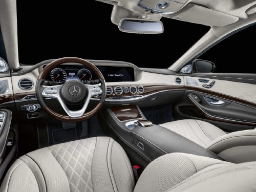 메르세데스-마이바흐 S650 풀만 조종석.  출처 | 메르세데스벤츠