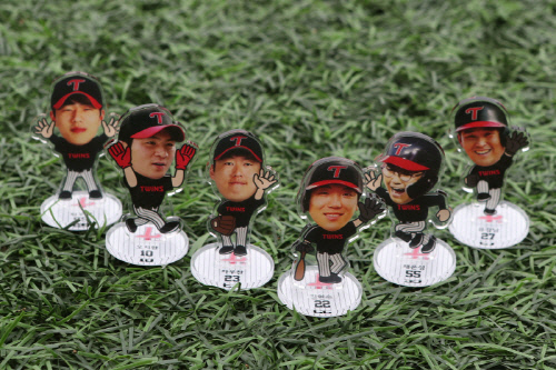지난해 LG가 피규어 패키지석 구매자에게 증정한 선수 피규어. | LG 트윈스 제공