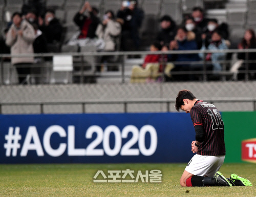 FC서울의 박주영이 18일 서울월드컵경기장에서 진행된 ‘2020 AFC 챔피언스리그(ACL)’ 조별리그 E조 2차전 호주의 맬버른 빅토리과의 경기에서 전반 선제골을 성공시킨 뒤 세리모니를 하고있다.  2020.02.18. 김도훈기자 dica@sportsseoul.com