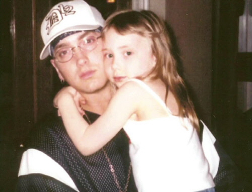 래퍼 에미넴(왼쪽)과 그의 딸 헤일리. 출처|온라인 커뮤니티