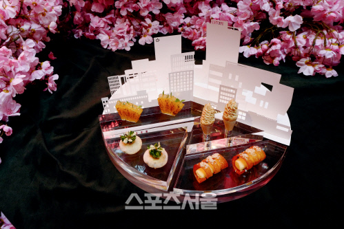 명동 거리를 음식으로 표현한 ‘명동거리의 작은 한입거리들’. 제공| 레스케이프 호텔