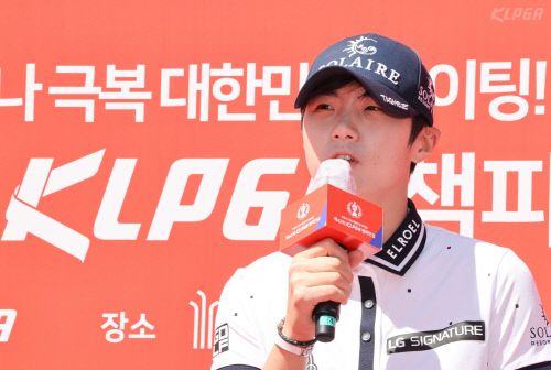 ‘남달라’ 박성현이 13일 레이크우드CC에서 열린 KLPGA 챔피언십 미디어데이에서 인사말을 하고 있다. 제공=KLGPA