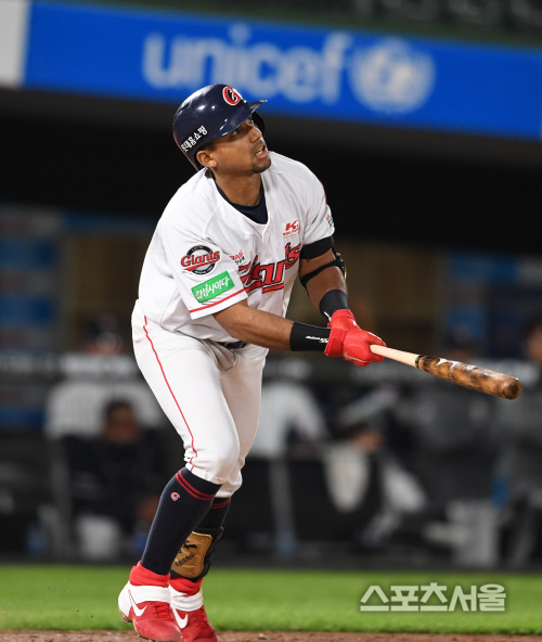 롯데 마차도. 12일 사직구장에서 열린 2020 KBO리그 롯데와 두산의 경기 . 2020. 5. 12. 사직 | 박진업기자 upandup@sportsseoul.com