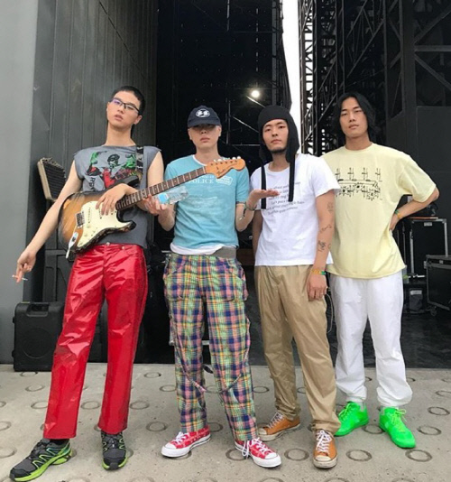 밴드 혁오. 맨 왼쪽이 임현제. 출처|임현제SNS