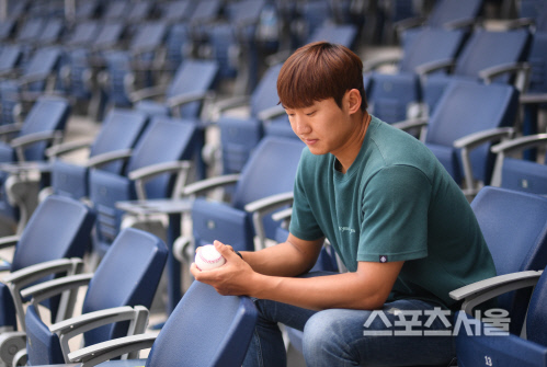 NC 다이노스 구창모가 지난 11일 스포츠서울과의 인터뷰를 위해 포즈를 취하고있다. 창원 | 김도훈기자 dica@sportsseoul.com