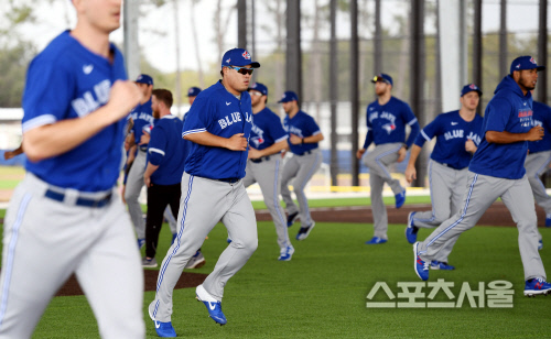 토론토 블루제이스 류현진이 15일(한국시간) 플로리다 더니든 바비 매틱 트레이닝 센터에서 열린 스프링캠프에 참가해 훈련을 하고 있다. 2020. 2.15. 최승섭기자 thunder@sportsseoul.com