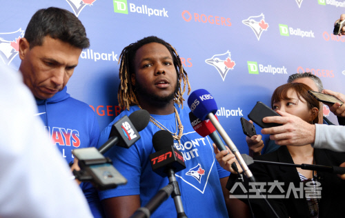 토론토 블루제이스 블라디미르 게레로 주니어가 지난 2월 16일(한국시간) 플로리다 더니든 TD 볼파크에서 인터뷰를 하고 있다. 플로리다 | 최승섭기자 thunder@sportsseoul.com