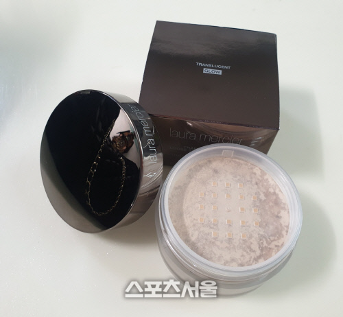 로라 메르시에 ‘트랜스루센트 루스 세팅 파우더’. 양미정 기자 certain@sportsseoul.com