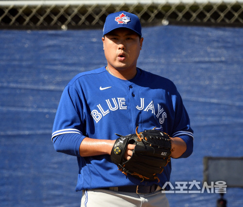 토론토 블루제이스 류현진이 지난 2월 17일(한국시간) 플로리다 더니든 바비 매틱 트레이닝 센터에서 열린 스프링캠프에 참가해 불펜 피칭을 하고 있다. 더니든 | 최승섭기자 thunder@sportsseoul.com
