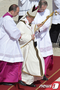 [사진]  '낮은 곳'으로 임하는 교황