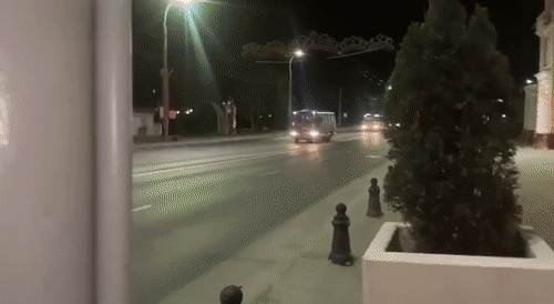 벨라루스 국경 도시에 러 전사자 시신 대거 수송 - 러시아군 전사자 시신이 우크라이나와 국경을 맞댄 벨라루스 동남부 도시 고멜을 거쳐 대거 본국으로 이송되고 있는 것으로 전해졌다. 사진은 고멜의 한 도로를 군용 의료버스가 줄지어 가는 장면. 텔레그램 캡처