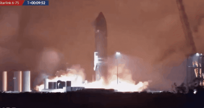 미국 현지시간으로 1일 일론 머스크가 이끄는 스페이스X의 로켓이 시험 중 대폭발했다. 스페이스X 생중계 영상 캡처