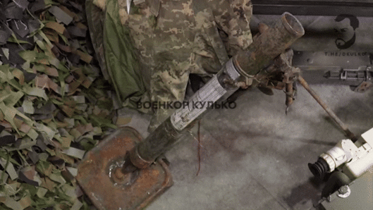 러시아 쿠르스크 최전선에서 외부에 공개된 적 없는 희귀한 북한제 60㎜ 및 140㎜ 박격포 등이 포착됐다고 현지 군사 전문 채널들이 전했다. 사진은 북한제 60㎜ 박격포. 텔레그램