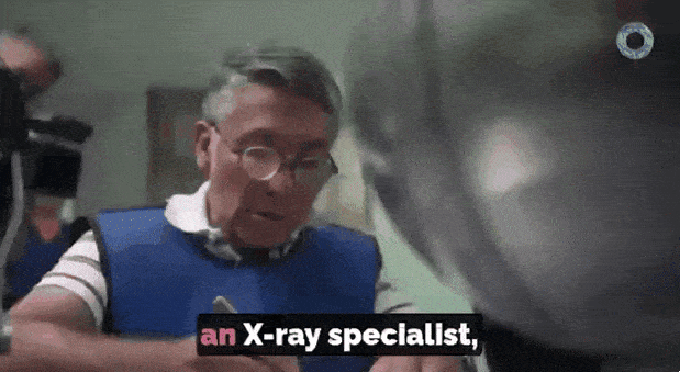 지난 3월 콜롬비아 과달라하라 데 부가에서 발견된 금속 구체를 조사하는 멕시코국립자치대학 연구진