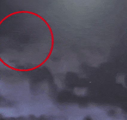 미군은 2020년 11월 아프가니스탄과 파키스탄 국경 상공에서 구름 사이를 오가며 자유자재로 비행하는 미확인비행물체를 촬영했다. 영상은 2년 간의 분석을 거쳐 최초로 공개됐다. 제레미 코벨 제공